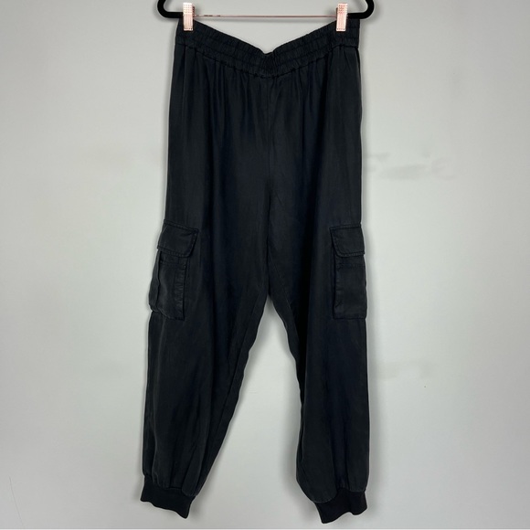ALICE + OLIVIA DEDE SMOCKED CARGO PANTS IN BLACK SIZE LARGE - Picture 6 of 14